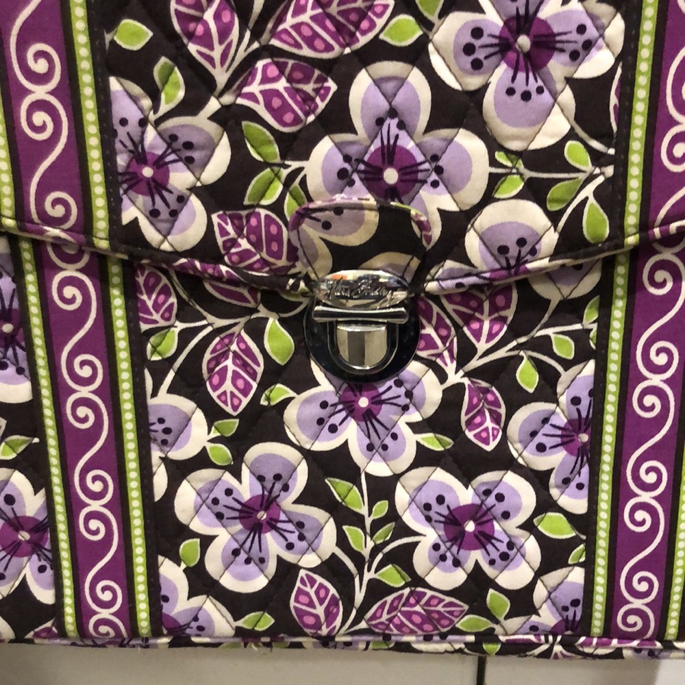 Vera Bradley, vintage business/valise type. Comes with a detachable strap - Picture 15 of 16
